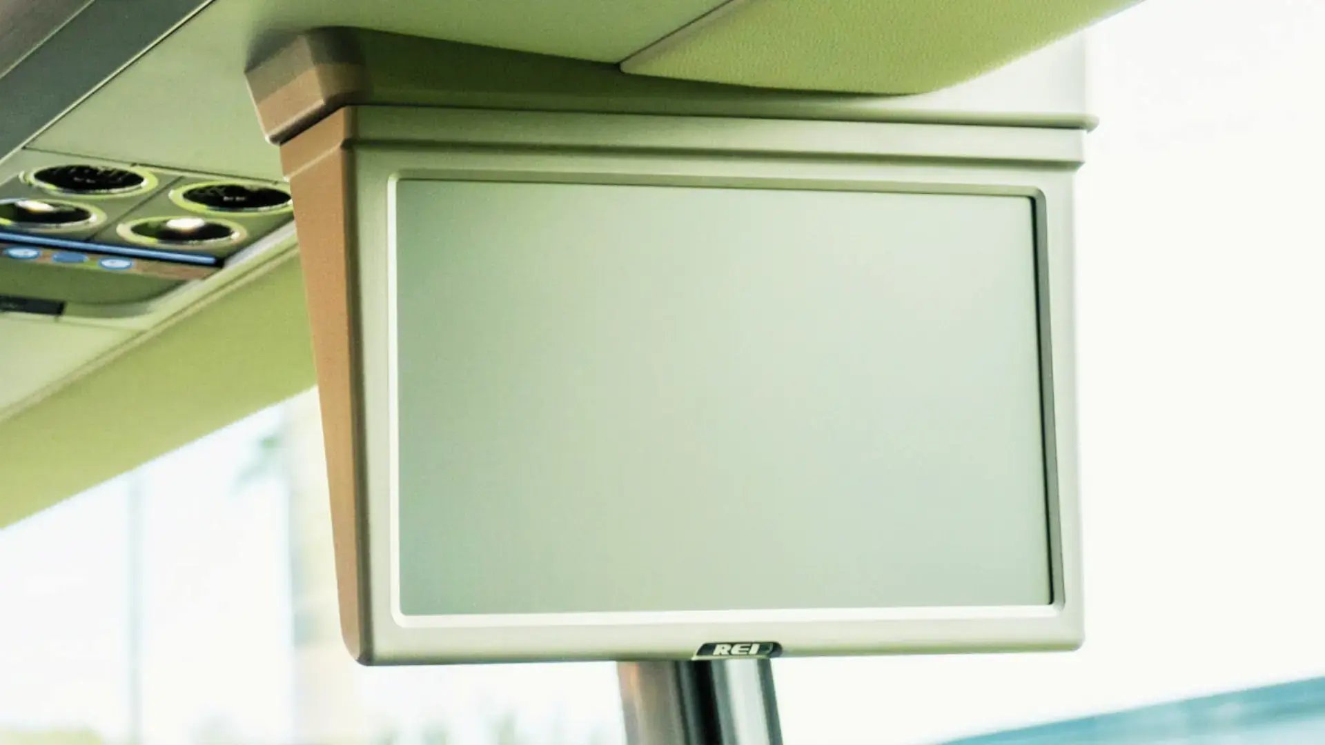van-hool-cx45e-electric-motorcoach-passenger-entertainment-monitor